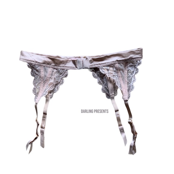 Victoria’s Secret Lace & Satin Garter Belt Women Color Ivory Size XS/S - Picture 2 of 3